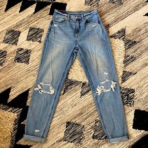 American Eagle, Mom Jeans.